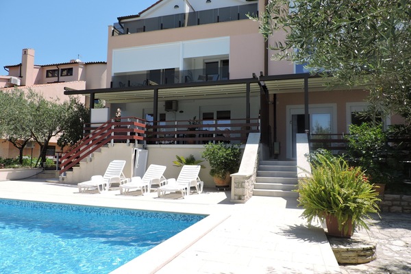 Villa mit Sicht auf s Meer / Pool und Iseln Brioni