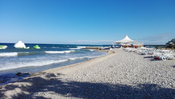 Beach nearby, sun loungers - Villa - Apartment III (4 + 2); Salt water pool, air conditioning, wi fi (Vodnjan)