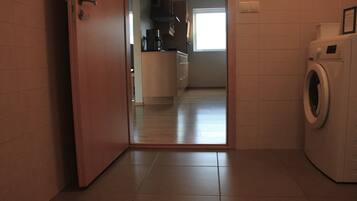 Căn hộ, 2 phòng ngủ (D) | Phòng tắm | Vòi sen/bồn tắm kết hợp, máy sấy tóc, khăn tắm, xà phòng