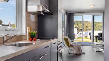 Comfort Cabin | Private kitchen | Cookware/dishes/utensils