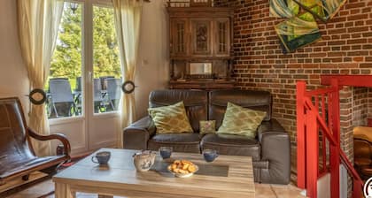Charming Rural Retreat with Garden, Fireplace, and Modern Amenities in Picardy