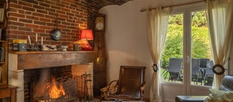 Spacious family cottage with garden and fireplace in Picardy