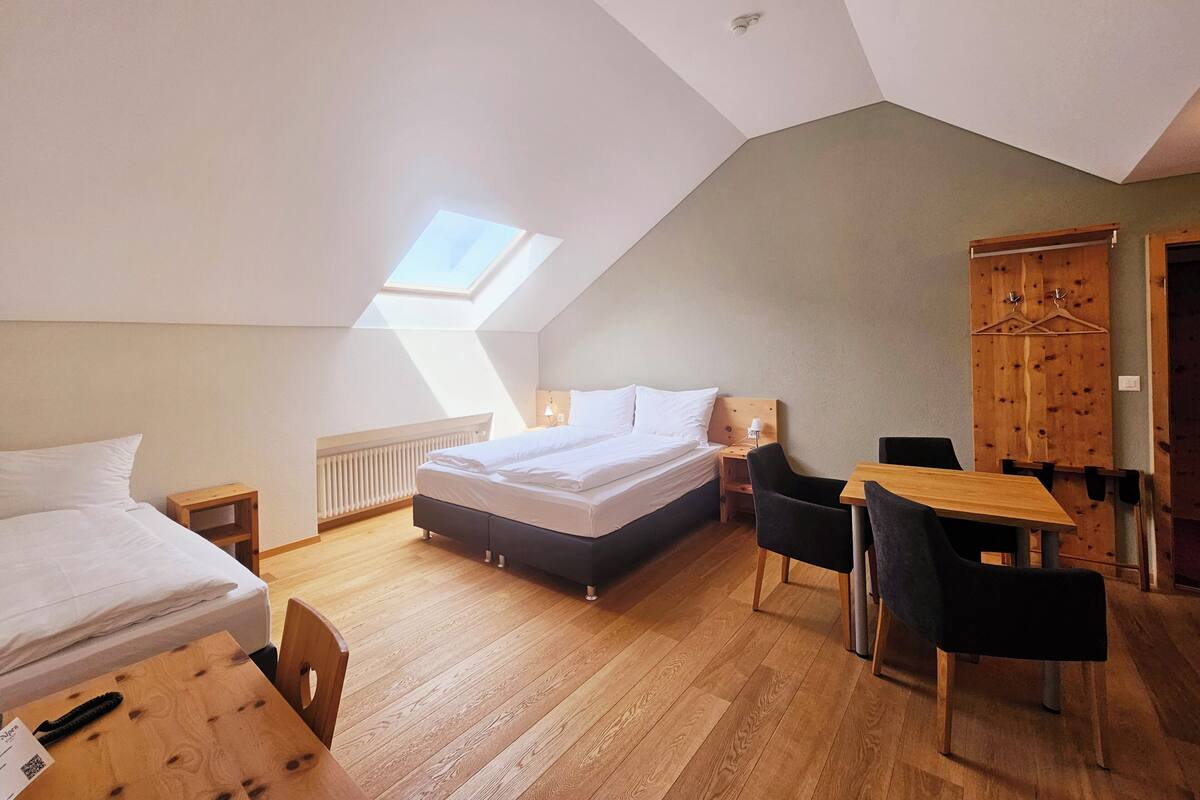 Triple Room | Minibar, desk, laptop workspace, WiFi (free)