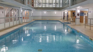 Indendørs pool