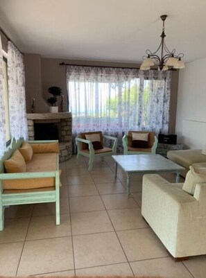 Villa, 3 Bedrooms | Living room