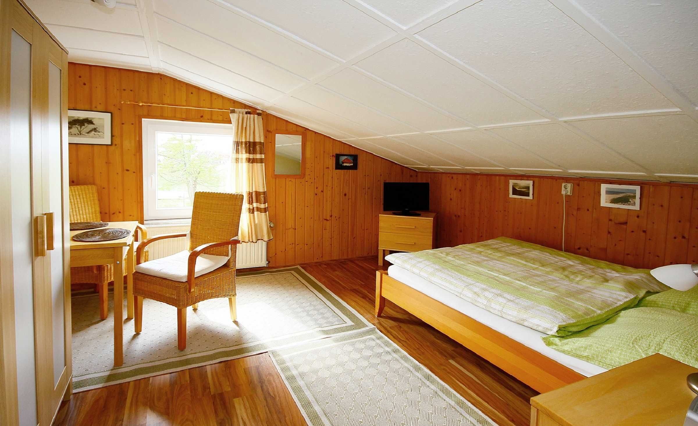 WiFi, bed sheets