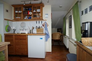 Private kitchen - Vacation apartment - Pension Haus 15 - Sylvia Habrich (Insel Hiddensee)