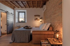 2 Schlafzimmer, Schreibtisch, Bügeleisen/Bügelbrett, kostenloses WLAN