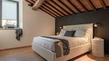 2 camere, una scrivania, ferro/asse da stiro, Wi-Fi gratuito