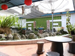 Terrace/patio - Hotel Martani (Tanjung Pandan)