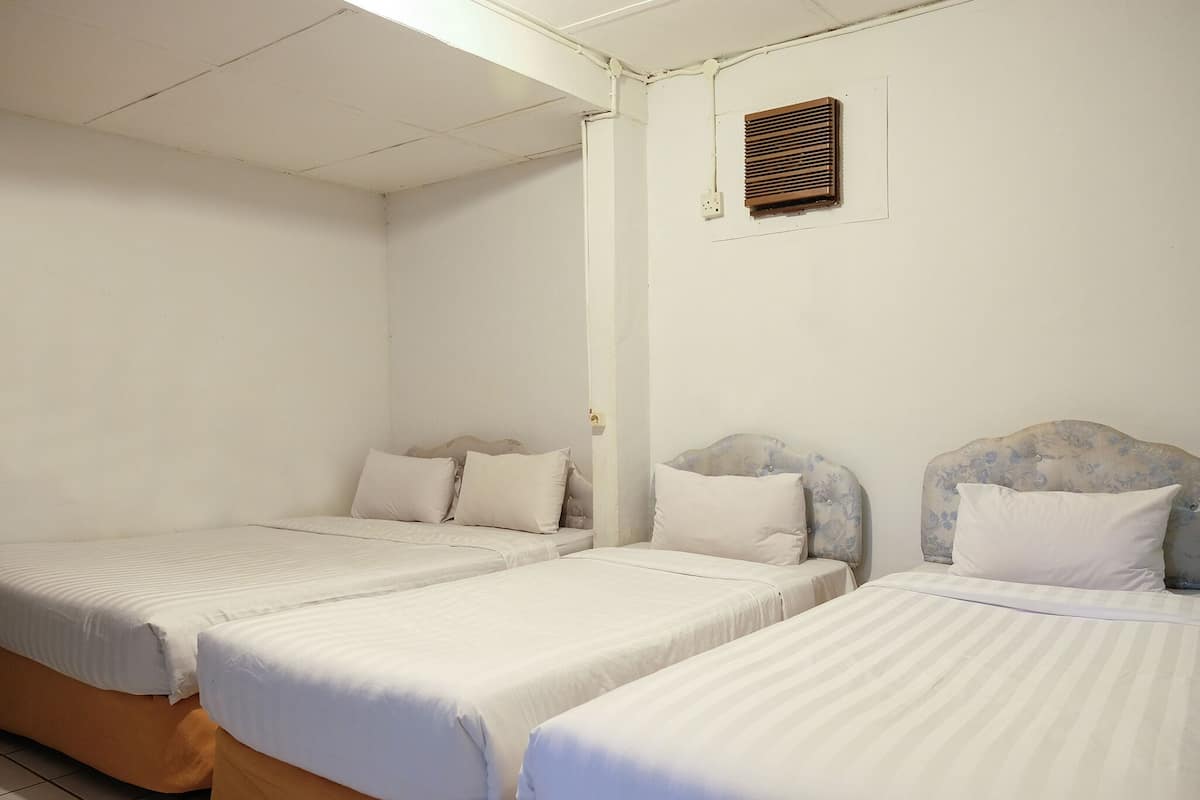 Standard Family Room | Desk, rollaway beds, free WiFi, bed sheets