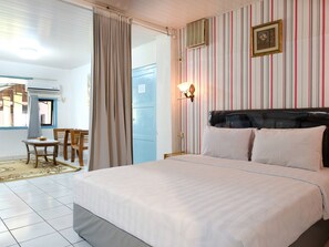 Superior-Zimmer | Schreibtisch, Zustellbetten, kostenloses WLAN, Bettwäsche