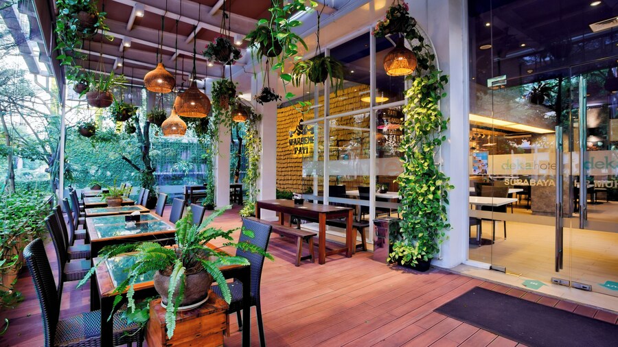 Deka Hotel Surabaya HR Muhammad