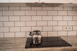 Apartment, 1 Schlafzimmer | Eigene Küche | Kühlschrank, Ofen, Herdplatte, Kochgeschirr/Geschirr/Besteck