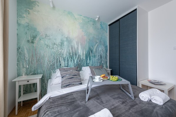 Apartment, 2 Schlafzimmer | 2 Schlafzimmer, individuell dekoriert, Schreibtisch