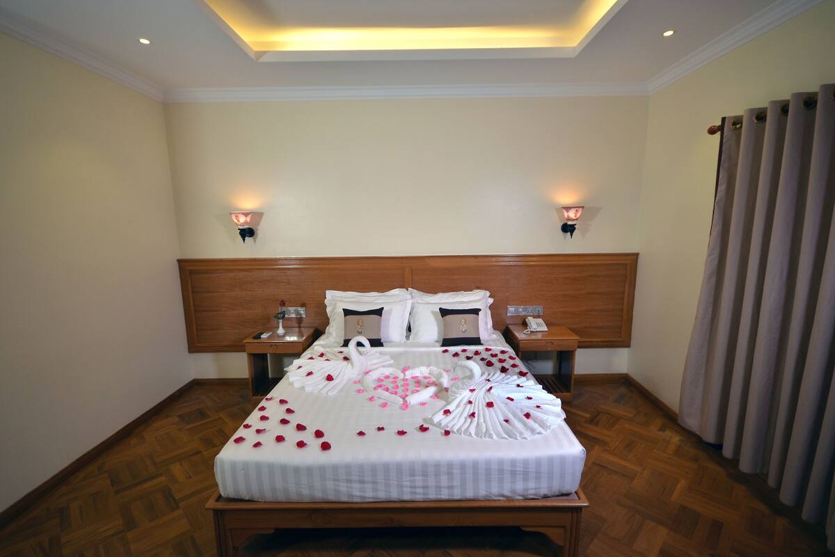 Deluxe Room | 1 bilik tidur, bar mini, seterika/papan seterika, Wi-fi percuma 