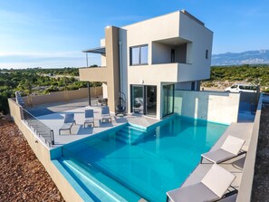 Piscine extérieure