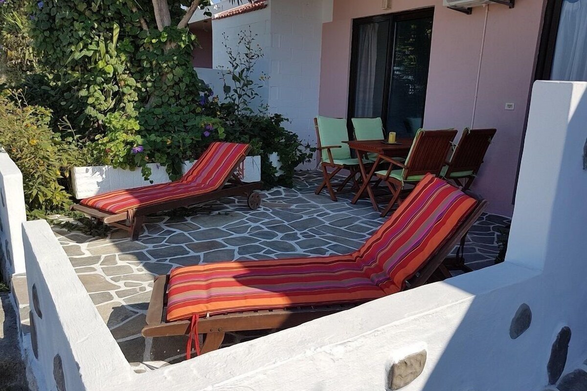 Familienapartment, 2 Schlafzimmer, Balkon, Meerblick (Kaliroi) | Terrasse/Patio
