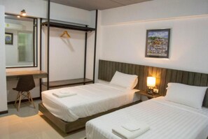 Standard Twin Room | Desk, free WiFi, bed sheets - The 168 Gallery Residence (Chiang Mai)