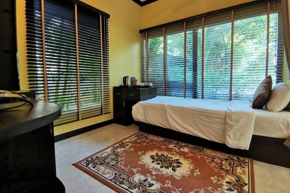 Minibar, desk, blackout curtains, free WiFi