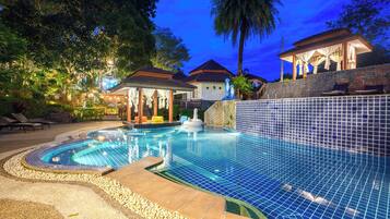 Indoor pool, outdoor pool