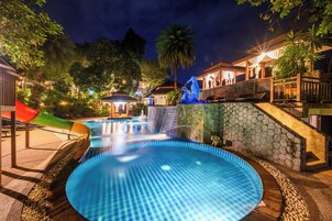Indoor pool, outdoor pool
