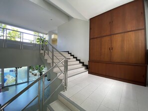 تفاصيل الفندق من الداخل