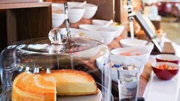 Daily buffet breakfast (EUR 19.5 per person)