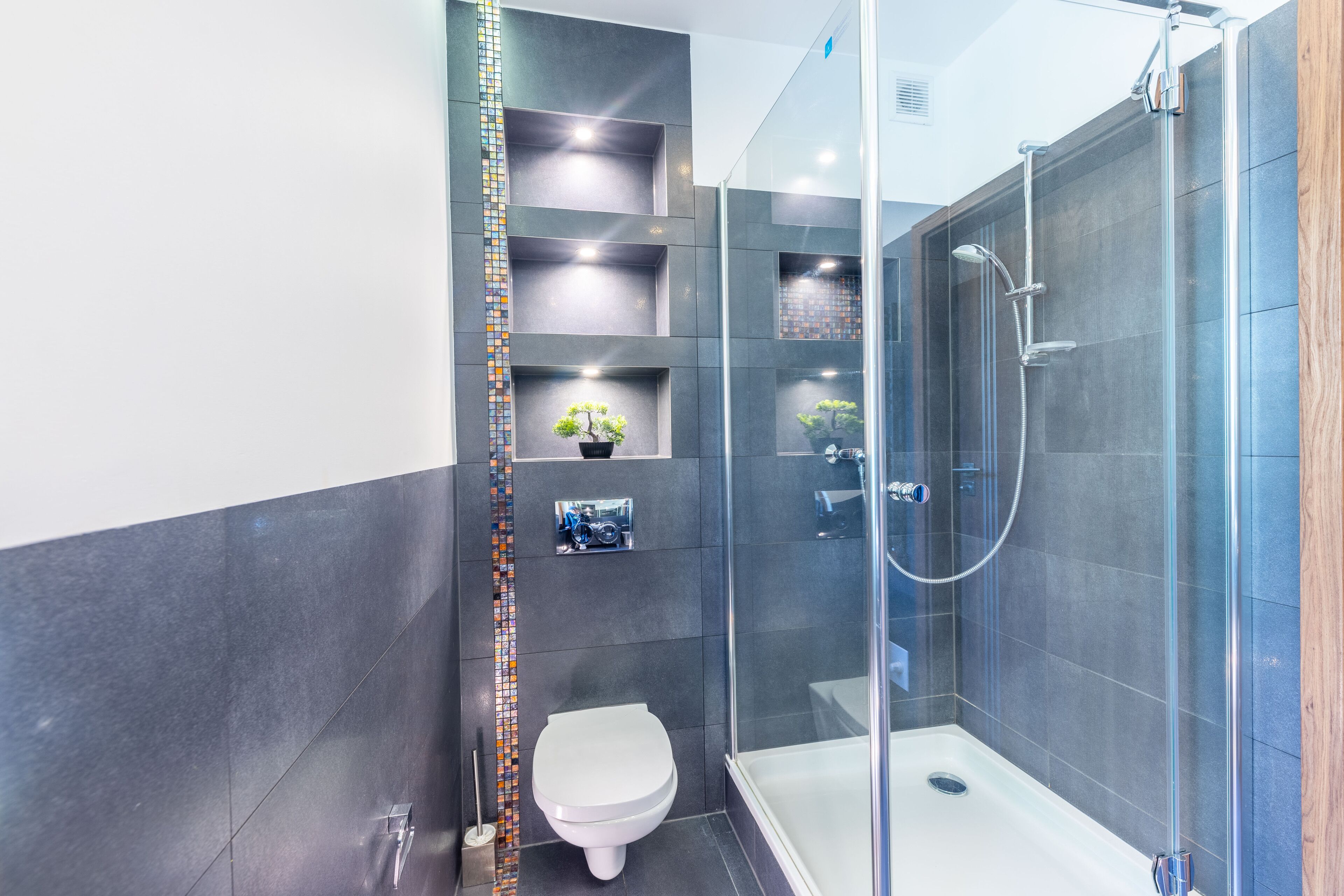 Appartement | Salle de bain | Douche, articles de toilette gratuits, sèche-cheveux