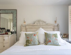 One-Bedroom Apartment - 3Bedroom Mews House with Garden (London)