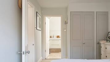 Departamento de lujo | 1 habitación, tabla de planchar con plancha, wifi gratis y ropa de cama