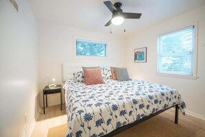 2 chambres, fer et planche à repasser, Wi-Fi gratuit, draps fournis