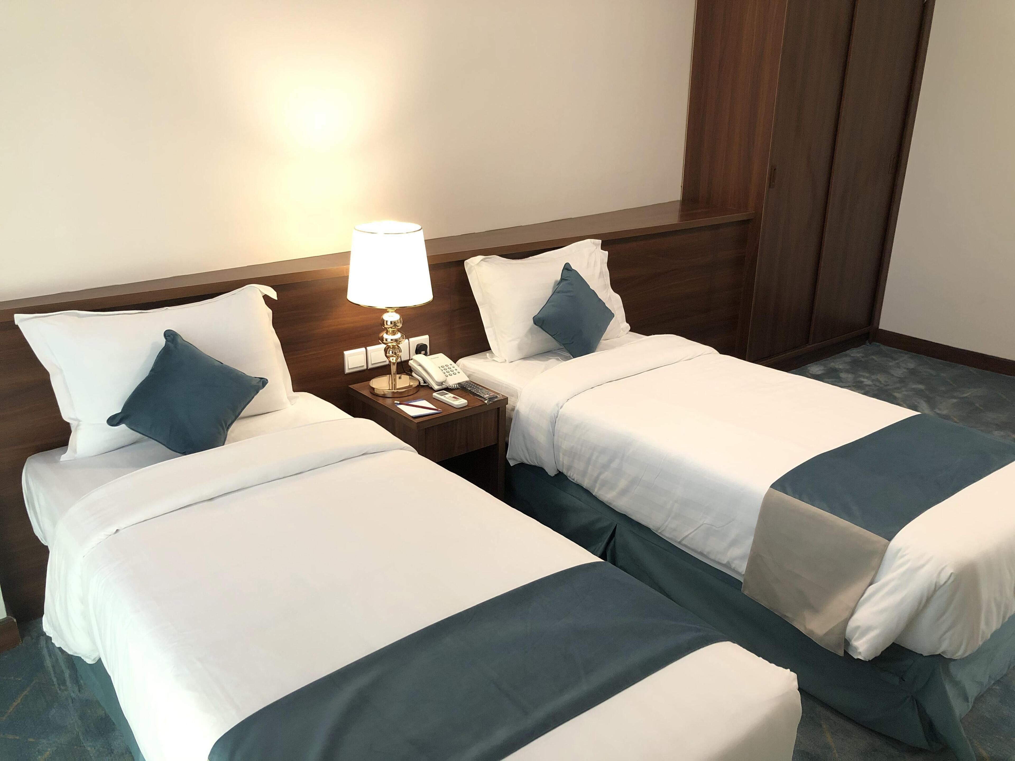 Hypo-allergenic bedding, in-room safe, free WiFi, bed sheets