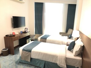 Hypo-allergenic bedding, in-room safe, free WiFi, bed sheets - Zaha Al Madina Hotel (Madinah)