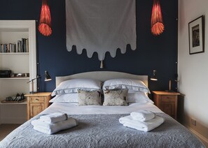 Deluxe-dobbeltværelse | Premium-sengetøj, senge med topmadrasser, individuelt design
