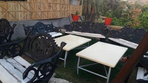 รับประทานอาหารกลางแจ้ง