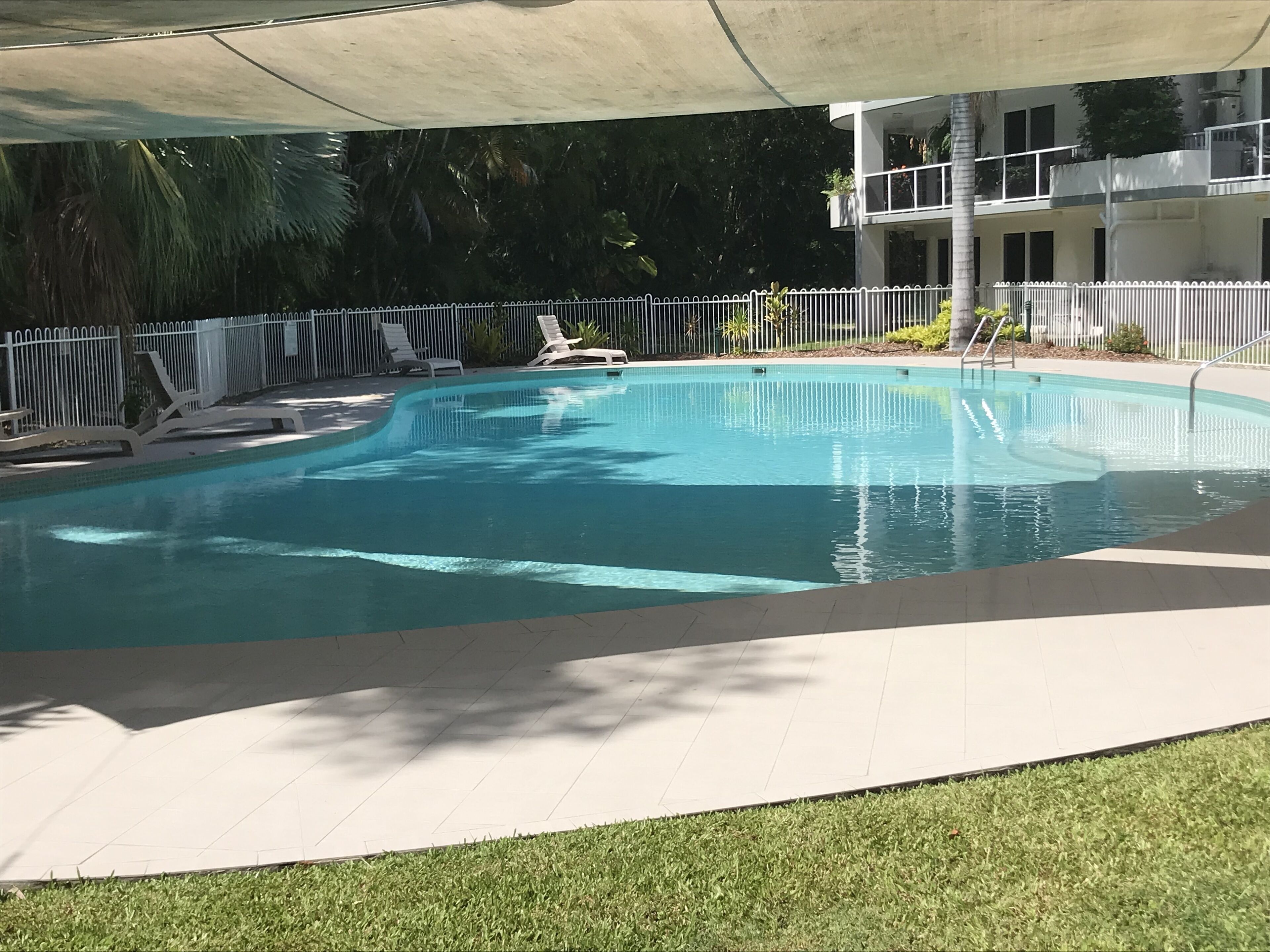 Secluded tropical apartment — image 4