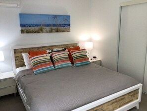 2 quartos, ferros/tábuas de passar roupa, Wi-Fi de cortesia