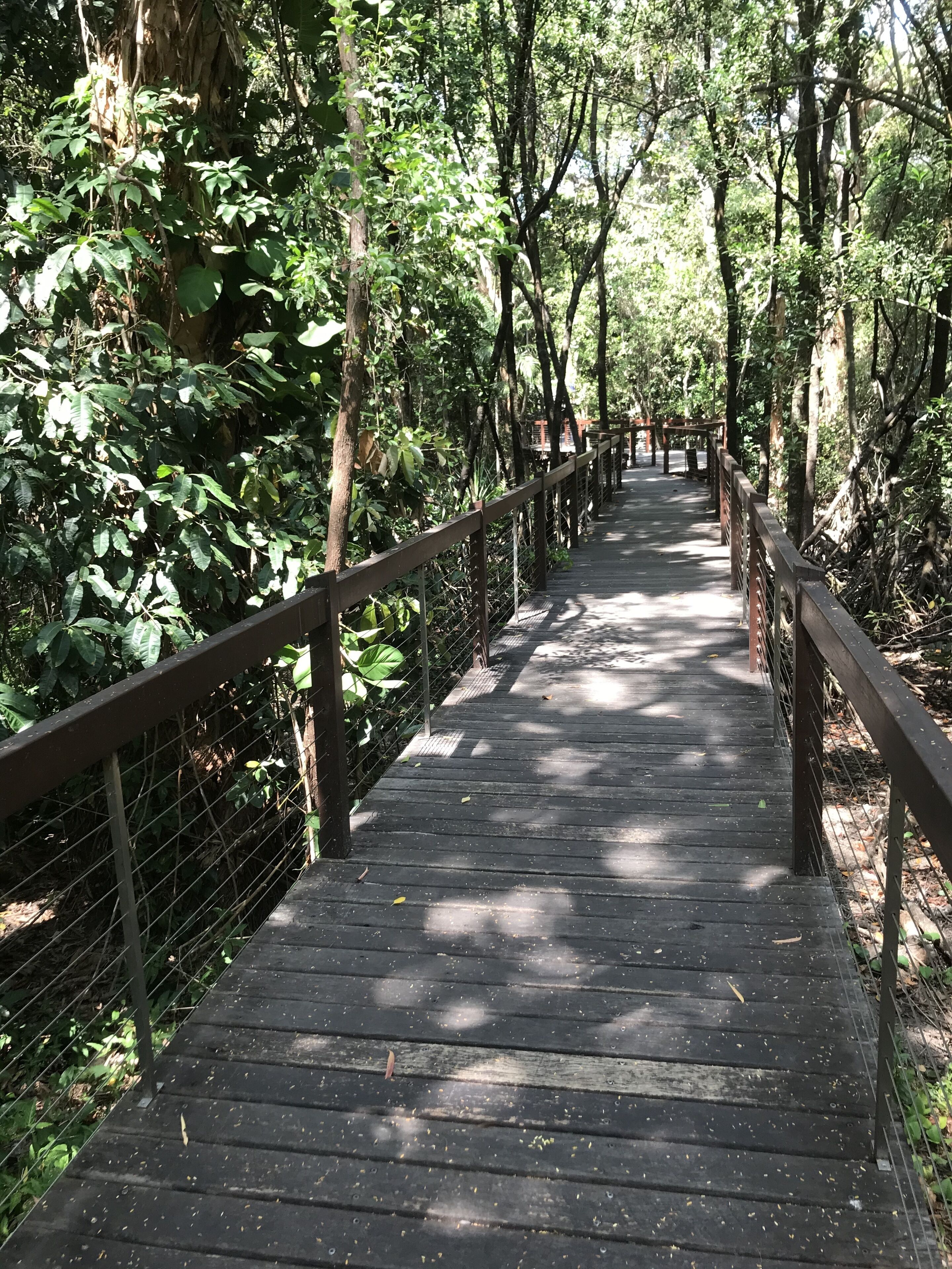 Secluded tropical apartment — image 22