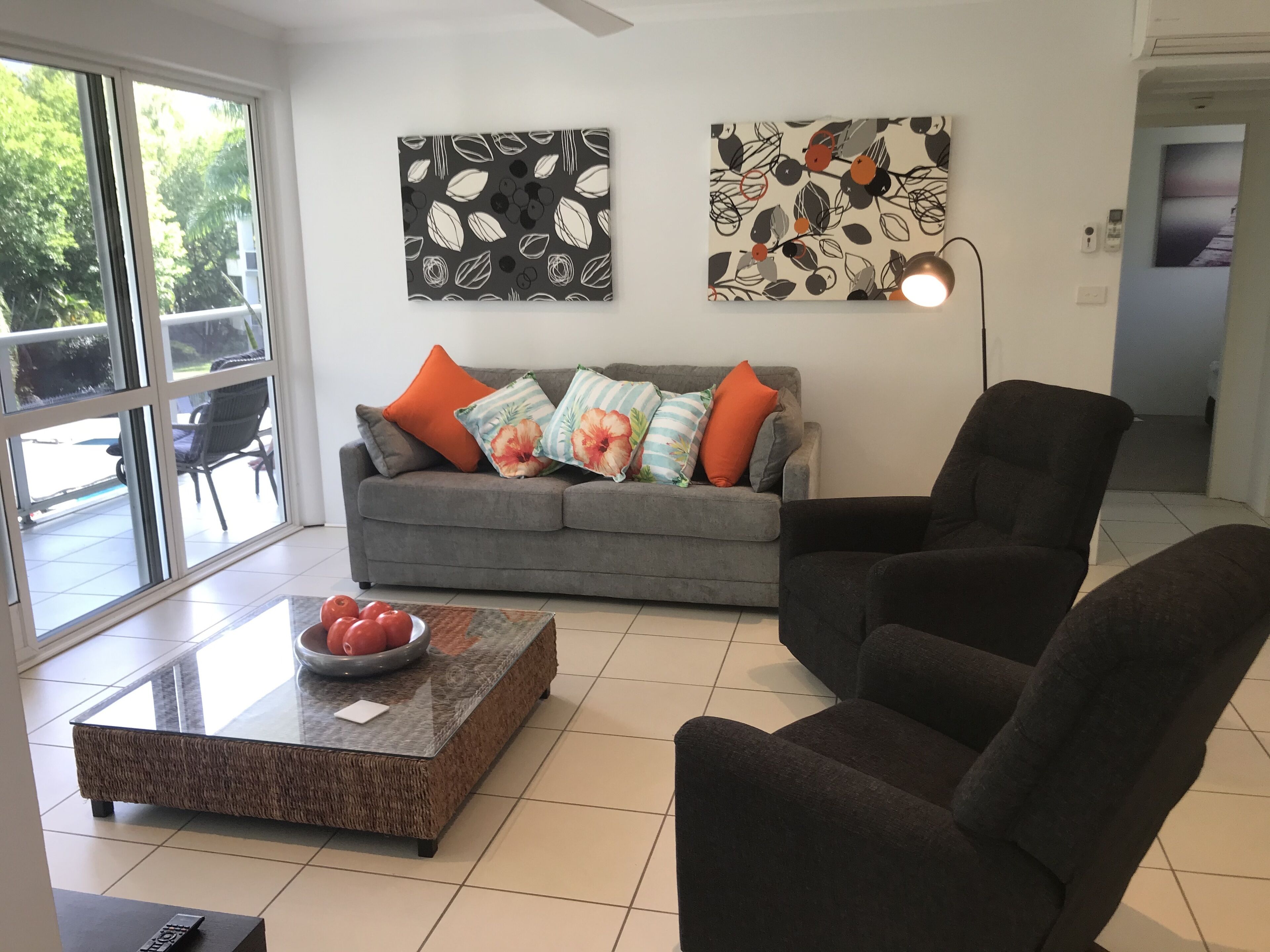 Secluded tropical apartment — image 7