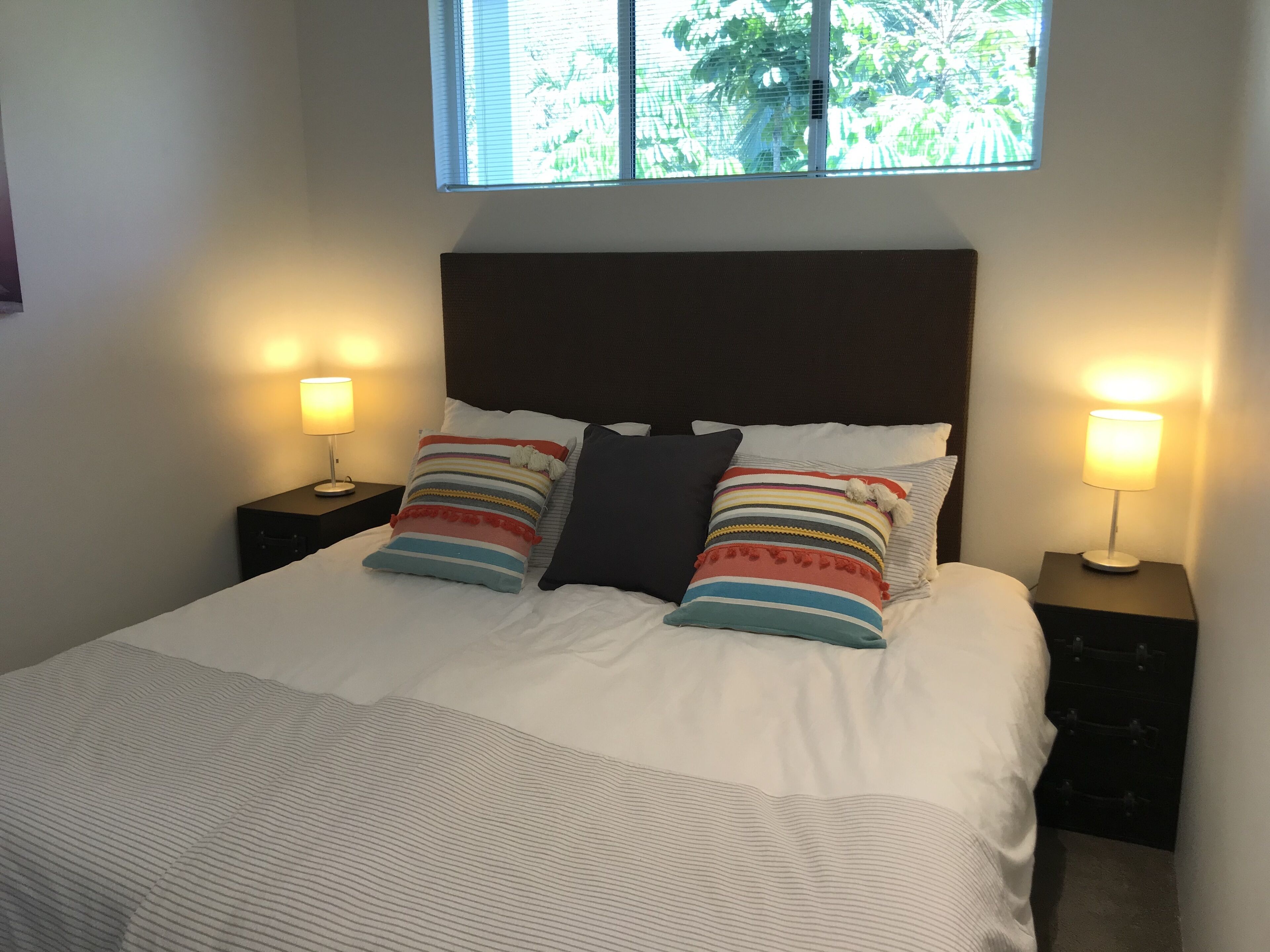 Secluded tropical apartment — image 13