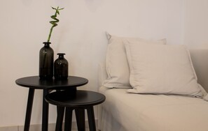 City Apartment (SSA 6) | Living room | Flat-screen TV - Super Stylish Apartments in Syntagma Square (Athens)