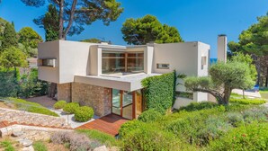 Unclassified image, 4 of 18, button - "Villa Irina in Begur: Luxury and Sea Views Near the Beach" (Begur)