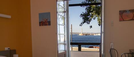 Neljän hengen panoraamahuone, merinäköala | Parveke