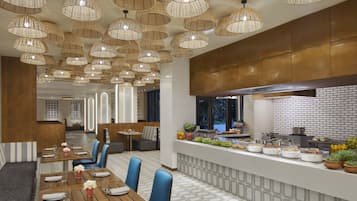 Bữa sáng buffet hàng ngày (1000 INR/mỗi người)