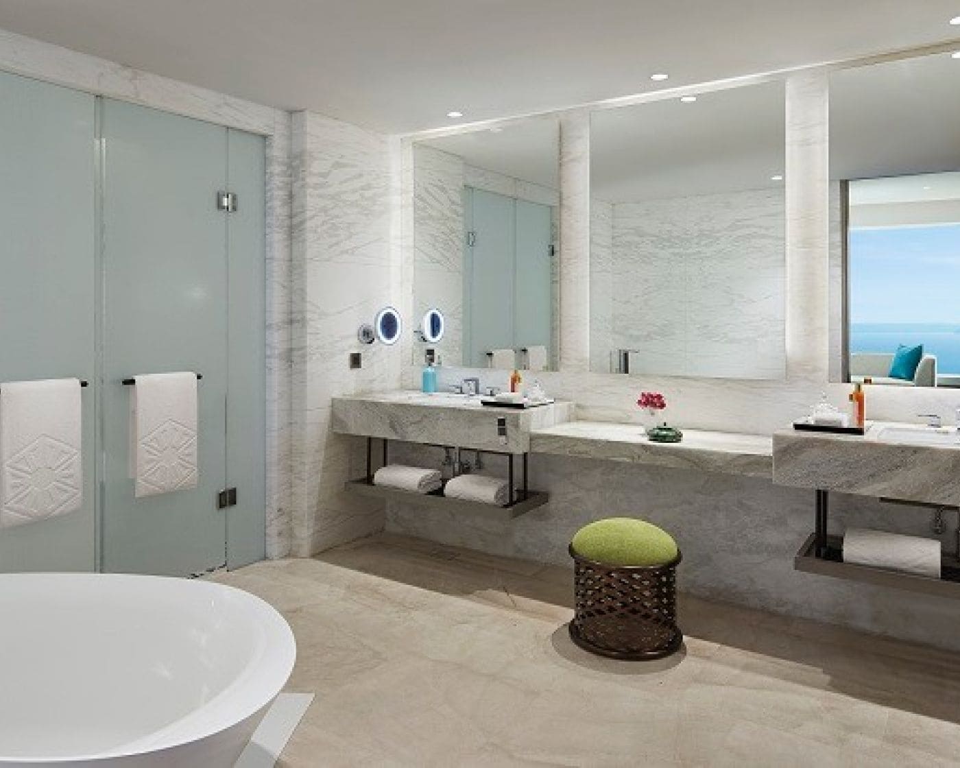 Douche à « effet pluie », articles de toilette écologiques