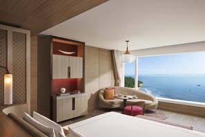 Premium bedding, down comforters, memory foam beds, minibar - Taj Cidade de Goa Horizon, Goa (Panaji)