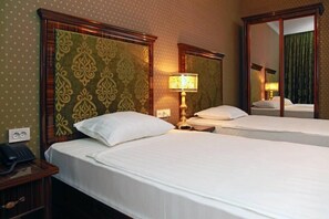 Twin Room | In-room safe, free WiFi, bed sheets - Rangrez hotel (Bukhara)