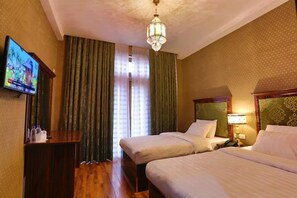 Twin Room | In-room safe, free WiFi, bed sheets - Rangrez hotel (Bukhara)