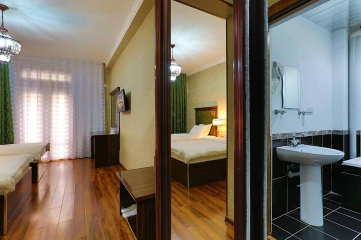 Caja de seguridad en la habitación, wifi gratis y ropa de cama 